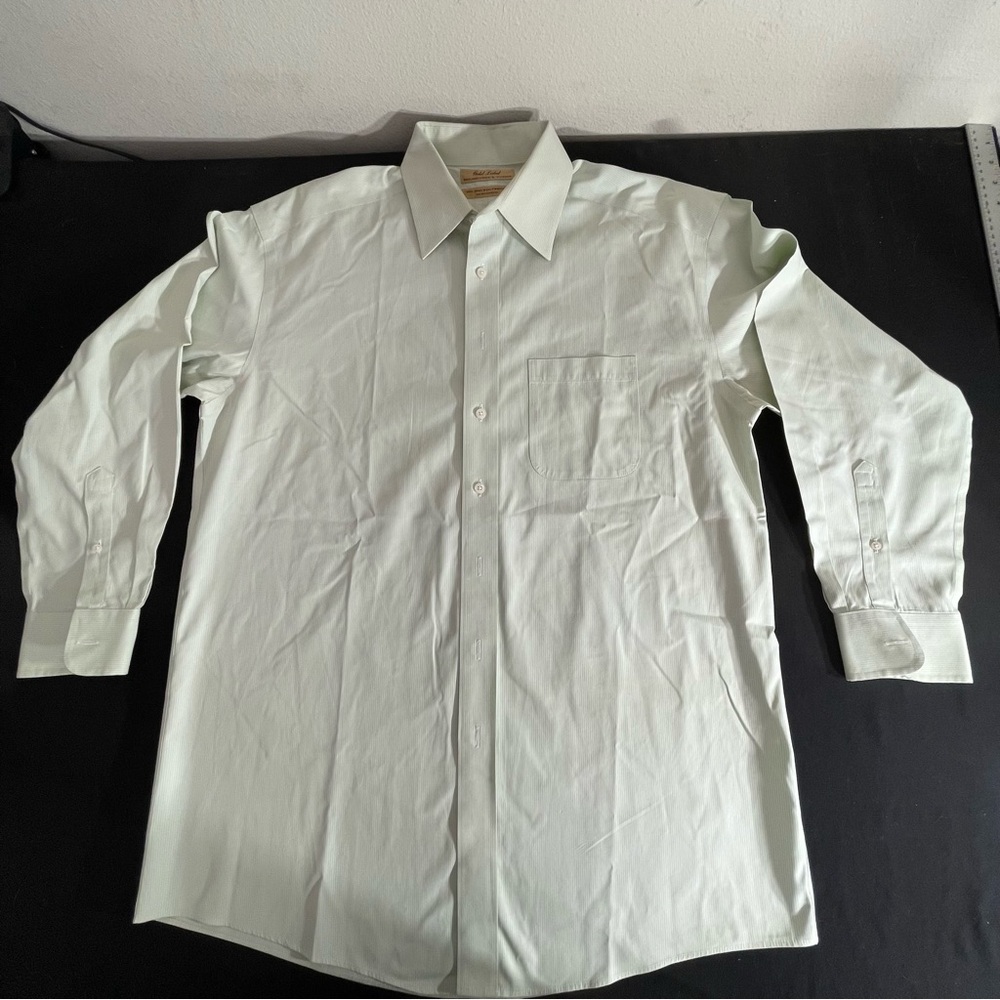 Roundtree & Yorke Men's Cream Dress Shirt